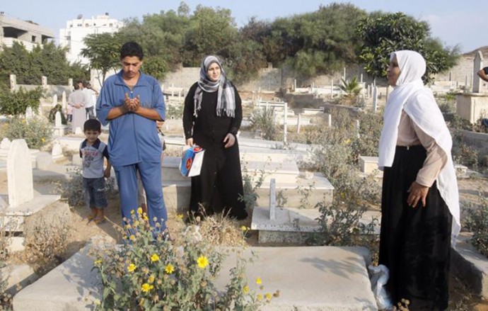 زيارة المقابر 