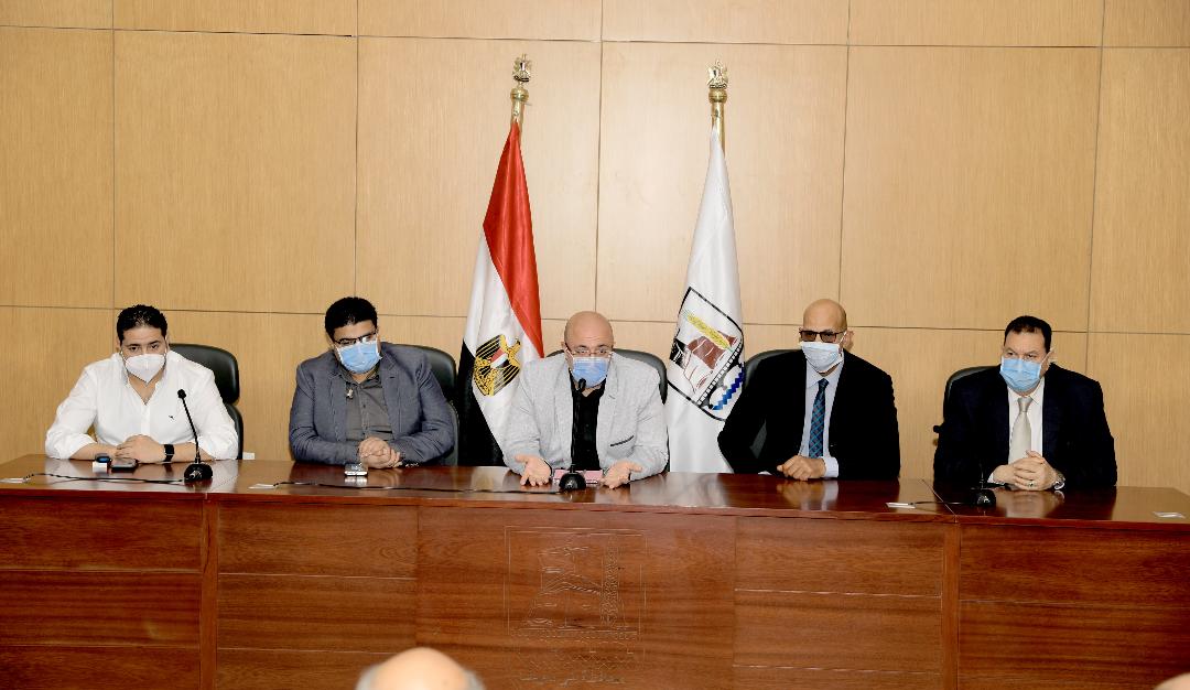 محافظ بني سويف يبحث مقترح مشروع سياحي لمسار العائلة المقدسة