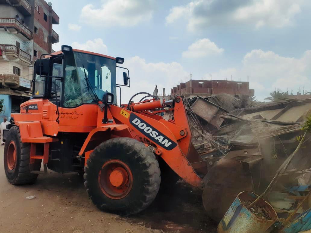 حق الشعب.. إزالة 25 حالة تعدٍ على أملاك الدولة في كفر الشيخ