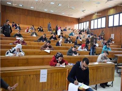 امتحانات الجامعات 