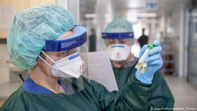 الإمارات تسجل 473 إصابة جديدة بفيروس كورونا