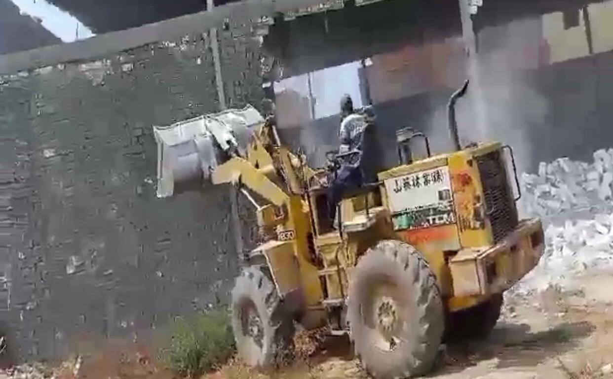 ازالة البناء المخالف 