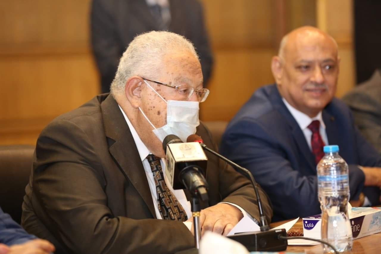 نقيب المحامين 