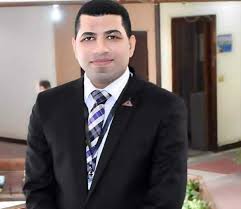 مدير مركز تعليم الكبار 
