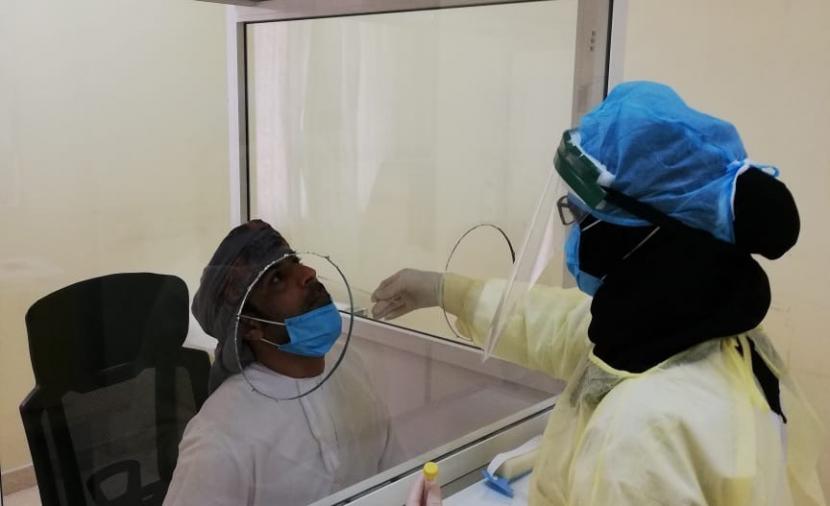 عمان تسجل 1389 إصابة جديدة بفيروس كورونا