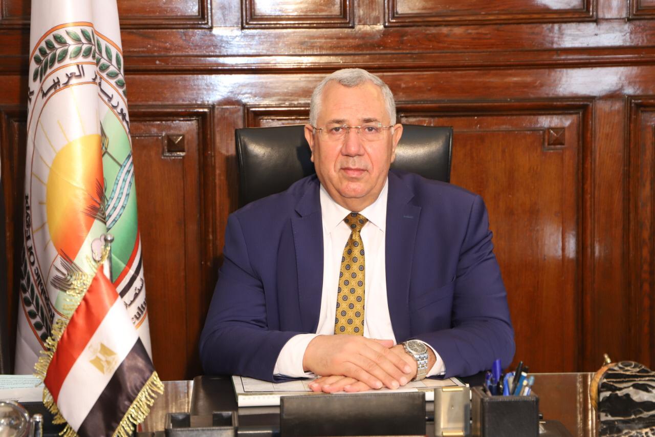 السيد القصير وزير الزراعة واستصلاح الأراضي السيد القصير وزير الزراعة واستصلاح الأراضي