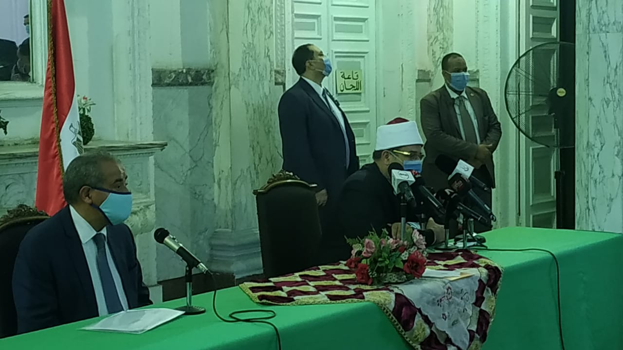 وزيرا الأوقاف والتموين خلال توقيع البروتوكول