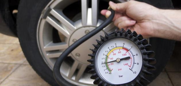 هل تقليل ضغط إطارات السيارات في الصيف تصرف صحيح