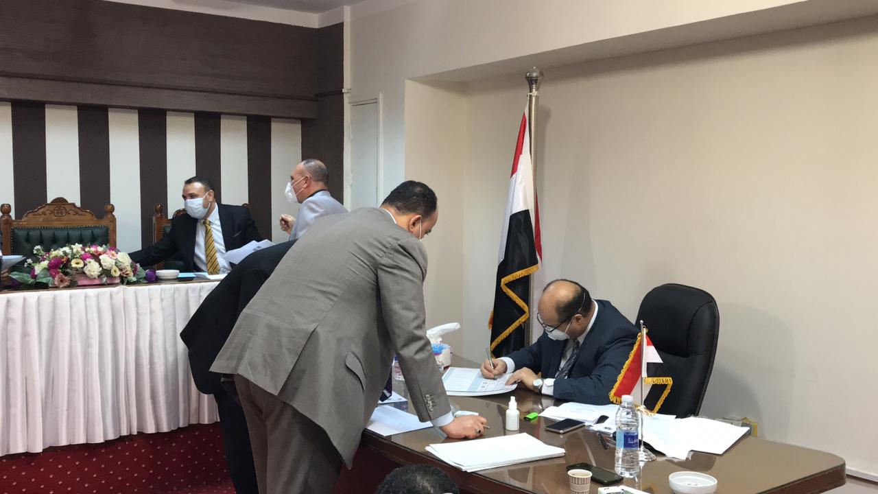 تقديم أوراق الترشح لانتخابات مجلس الشيوخ 