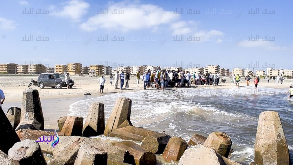 أحزان وآلام تخيم على أسرة الشاب المفقود في مصيف بلطيم