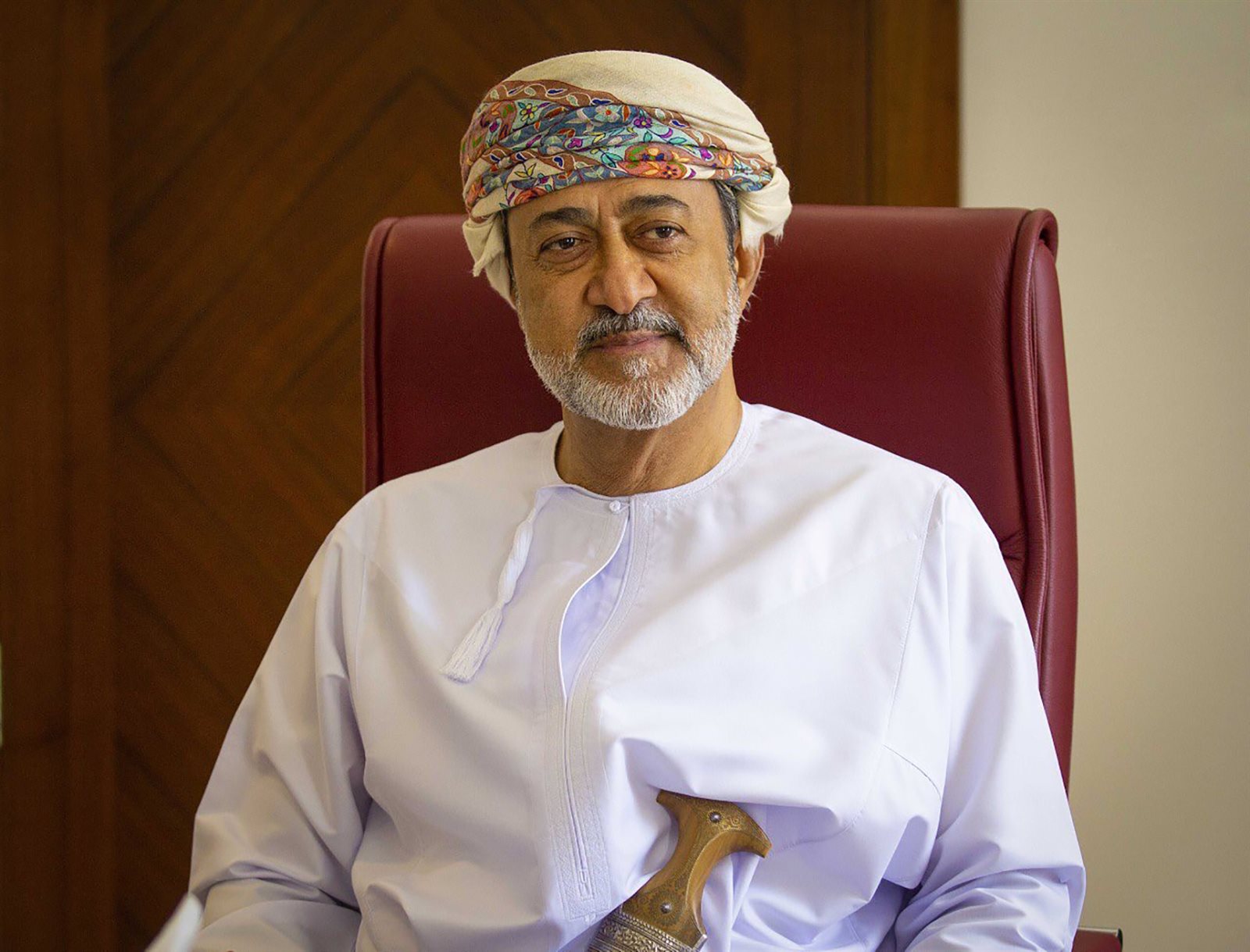 السلطان هيثم بن طارق