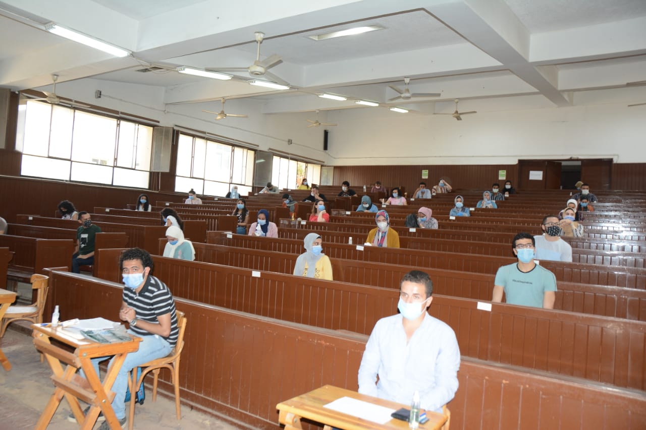 امتحانات طلاب الفرق النهائية 
