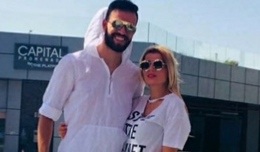 النقاز وزوجته