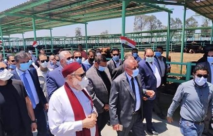 على جمعة أثناء افتتاح تطوير محطة الإنتاج الحيوانى بمركز..