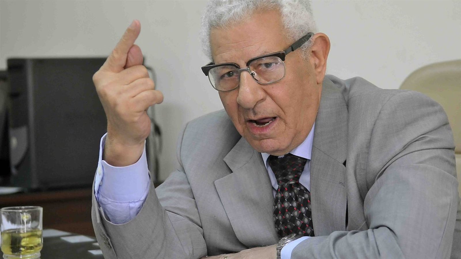 الكاتب الصحفي مكرم محمد أحمد 