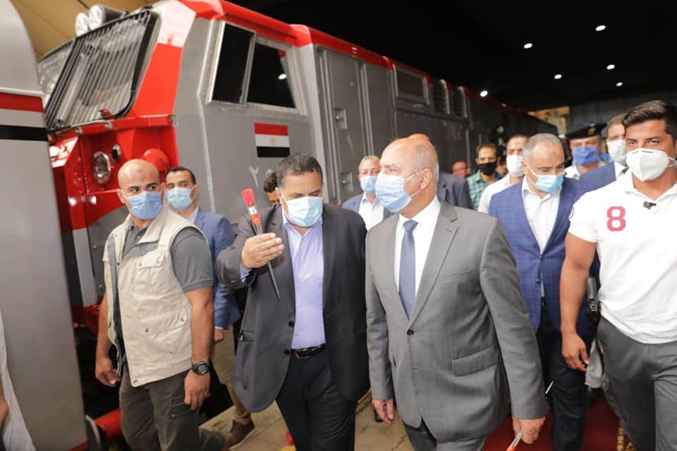 وزير النقل خلال إحتفاله بتشغيل قطارات السكة الحديد الجديدة