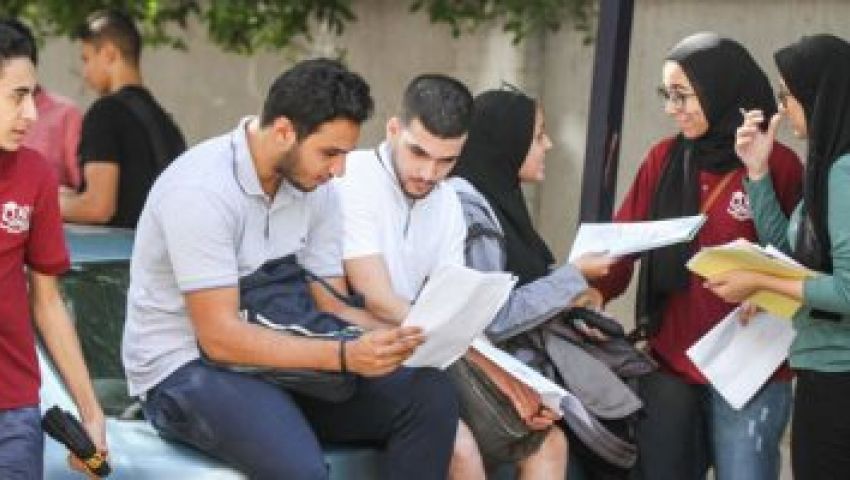 امتحانات طلاب الثانوية العامة 
