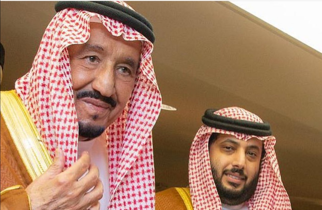 تركي ال الشيخ و خادم الحرمين الشريفين 