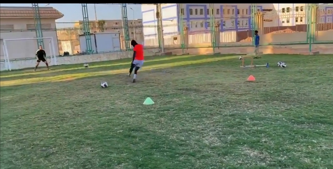 عصام الحضري واليو بادجي 