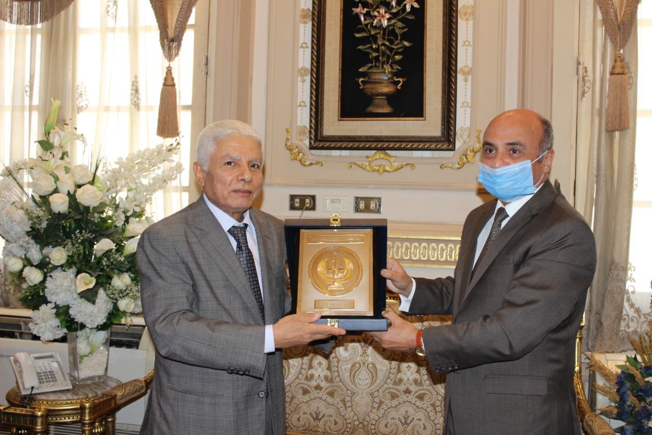 وزير العدل في زيارة تهنئة وتقدير لمجلس القضاء الأعلى