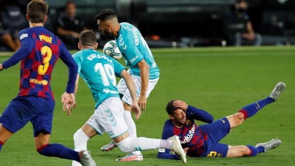 كليمنت لينجليت مدافع برشلونة