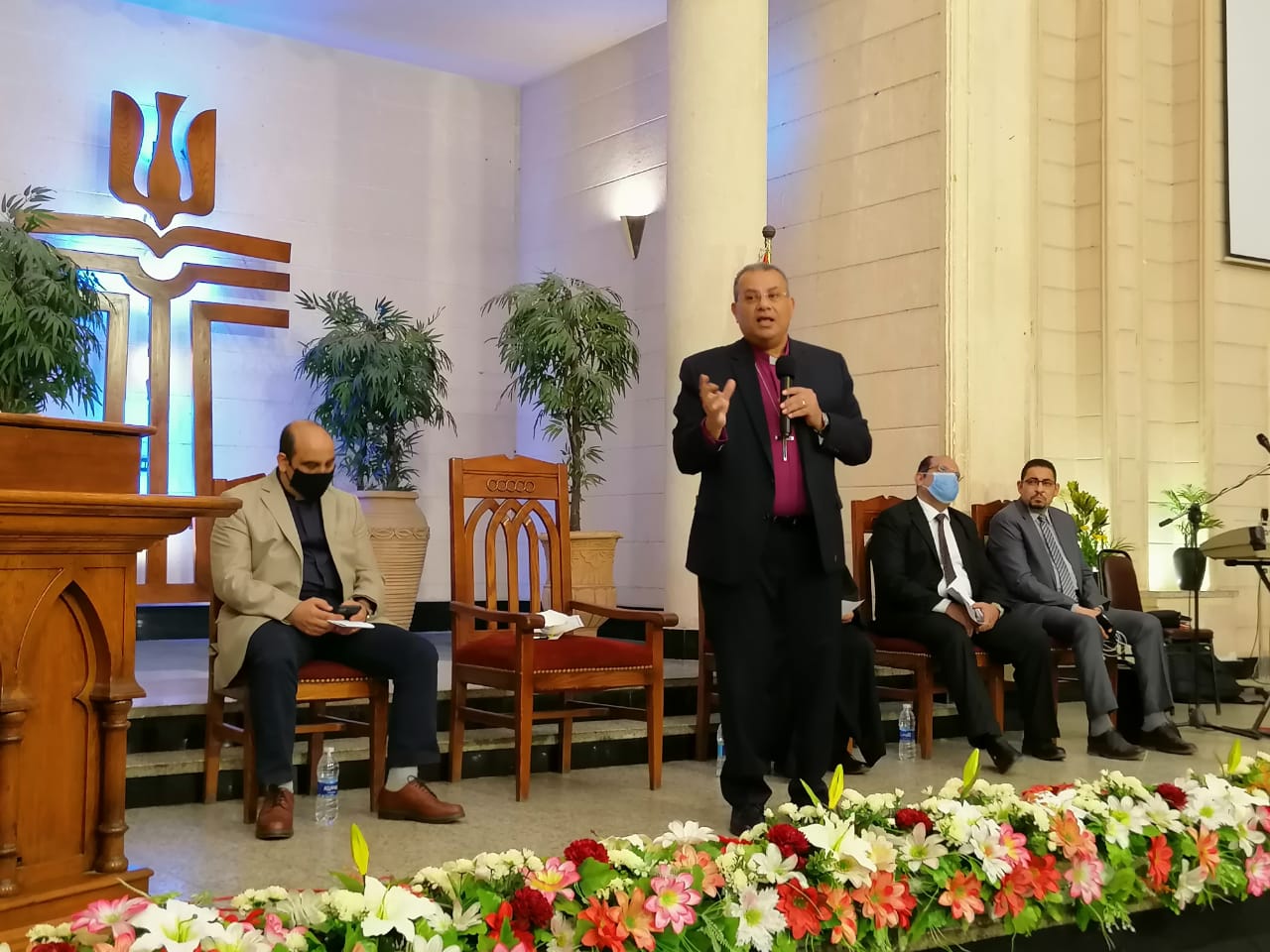 الدكتور القس إندريه زكي رئيس الطائفة الإنجيلية