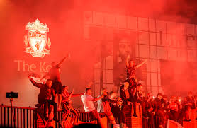 احتفالات جماهير ليفربول