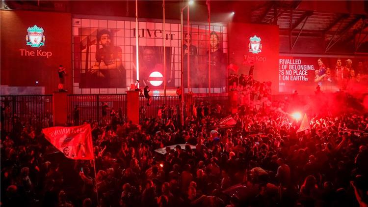 احتفالات جماهير ليفربول