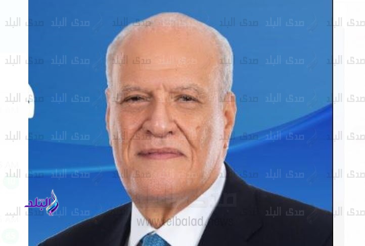  الدكتور عبد الحى عبيد