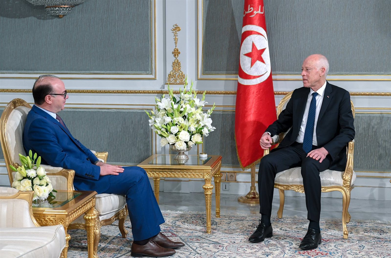 رئيس تونس يطالب الفخفاخ بإقالة وزير الخارجية رئيس تونس يطالب الفخفاخ بإقالة وزير الخارجية