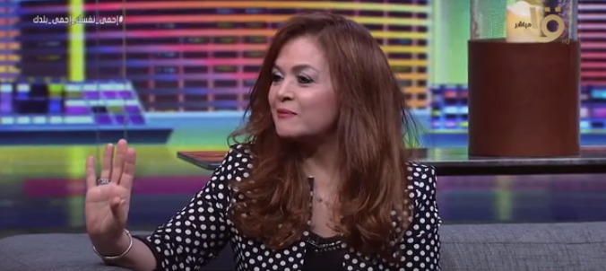 نهلة عبد العزيز