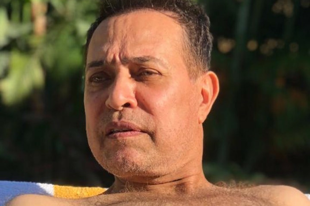 حكيم