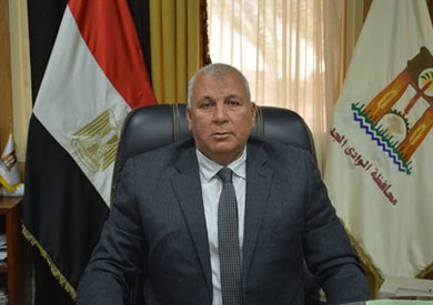 محافظ الوادي الجديد يبحث إقامة مزرعة بحثية ذكية