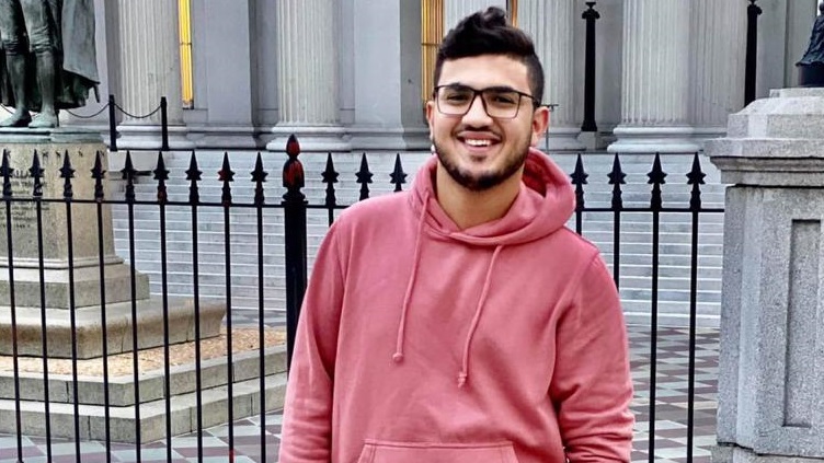 عز عزام