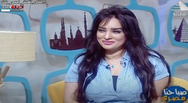 هبة عبد العزيز 