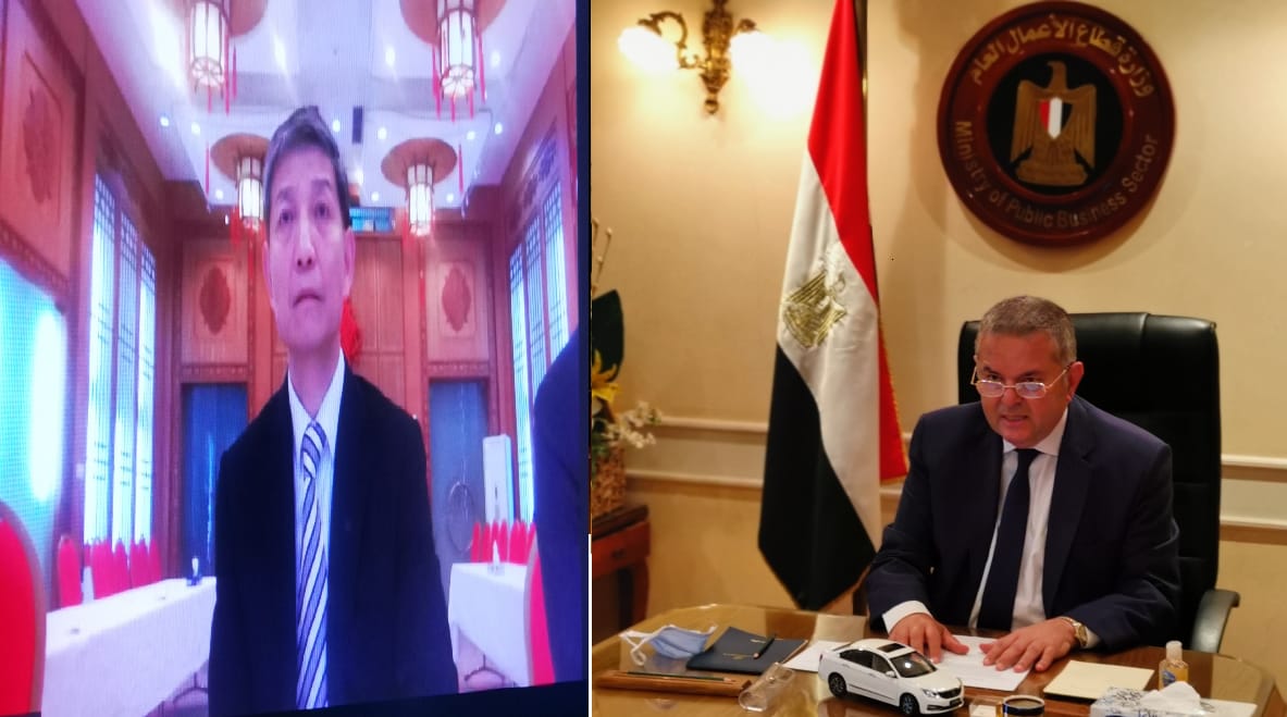 وزير قطاع الاعمال و السفير الصينى بالقاهرة 