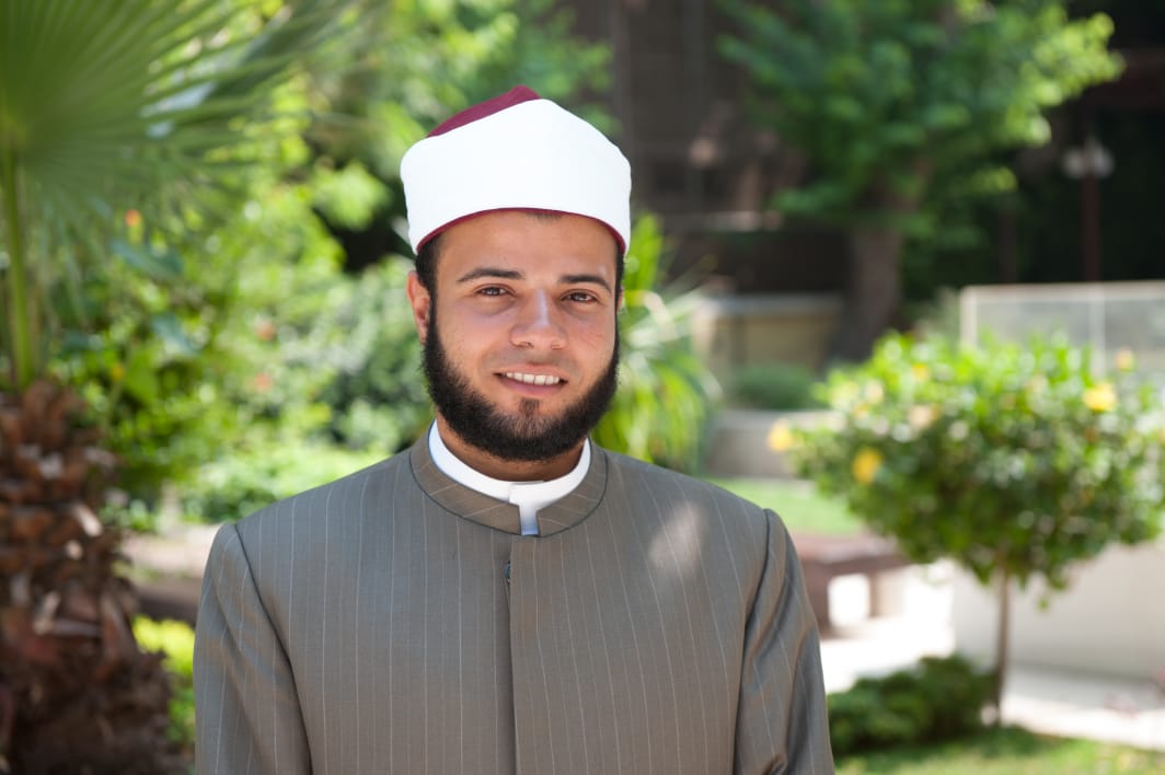 أول خريج من منحة الأزهر- المملكة المتحدة