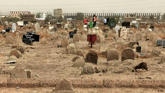العثور على 20 هيكلا عظميا بالمقبرة الجماعية في السودان