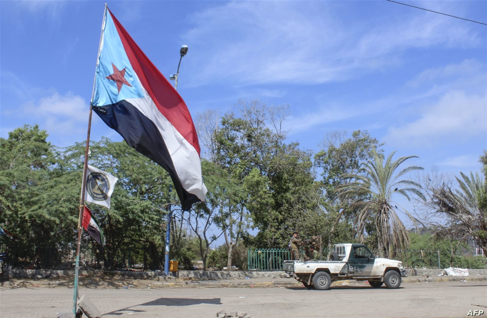 المجلس الانتقالي الجنوبي في اليمن يتخلي عن الإدارة الذاتية