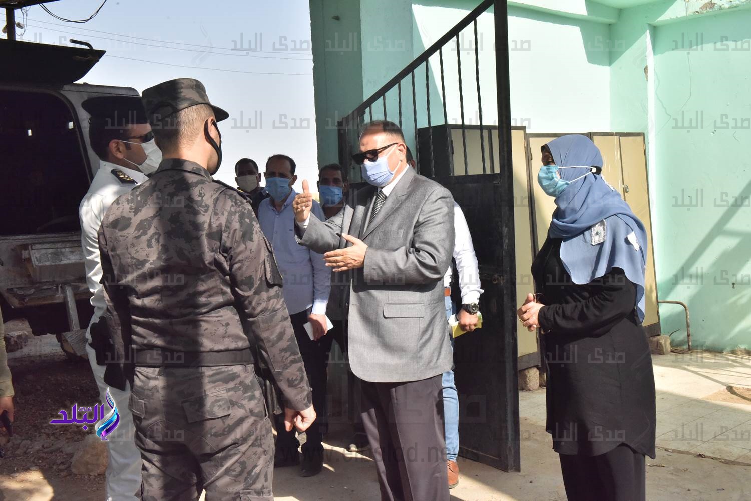 محافظ أسيوط يتفقد الأكمنة الأمنية ويزور كمين القوصية