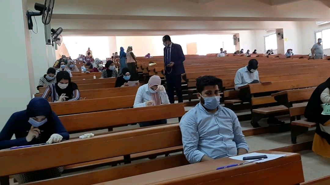 طلاب جامعات 