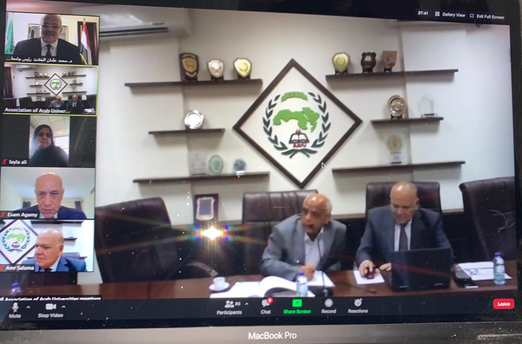 رئيس جامعة القاهرة