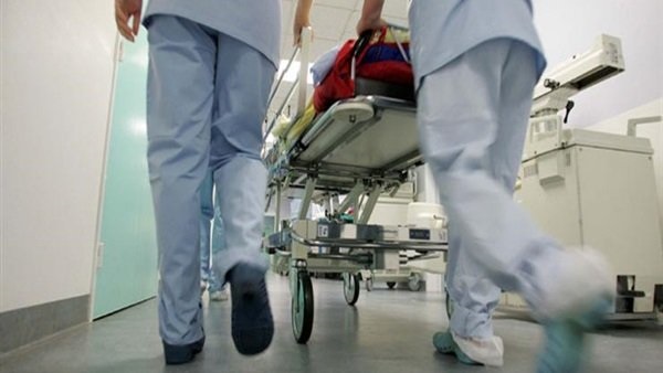 إصابة 3 اشخاص في انقلاب دراجة بخارية بسوهاج