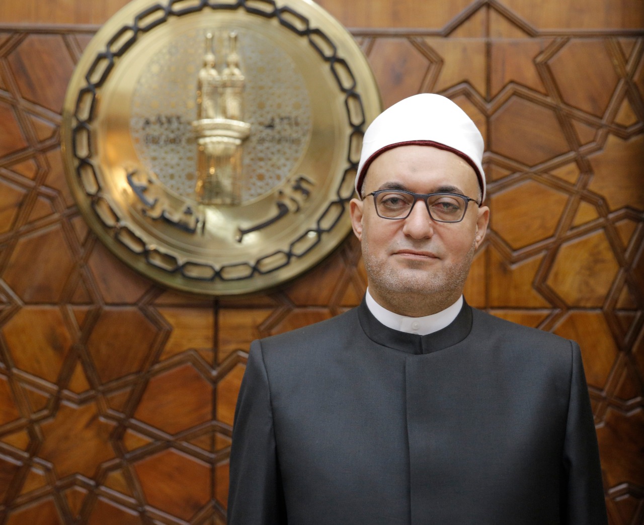 الدكتور نظير عياد