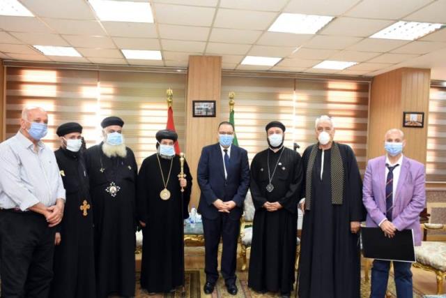 المهنئين