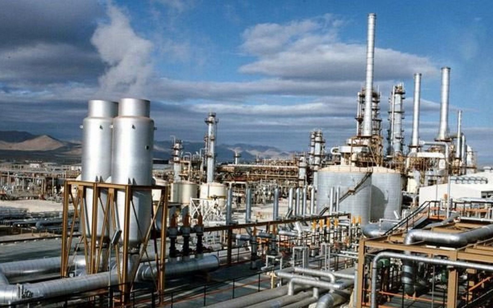 المصانع
