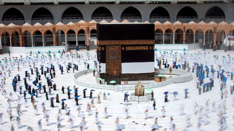 هل يجوز للمرأة الحائض أداء طواف