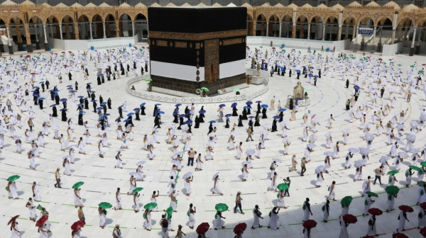 دعاة الحرم المكي يرشدون الحجاج طيلة أيام الفريضة