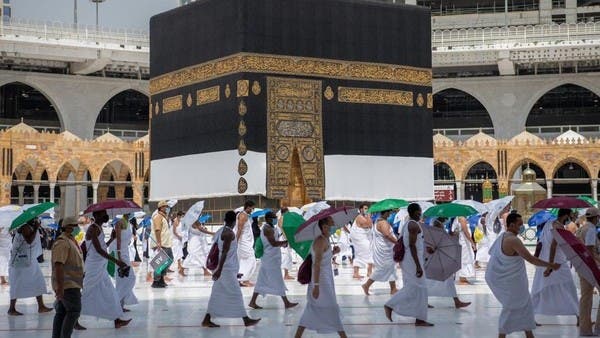 حجاج بيت الله يواصلون اداء طواف الإفاضة