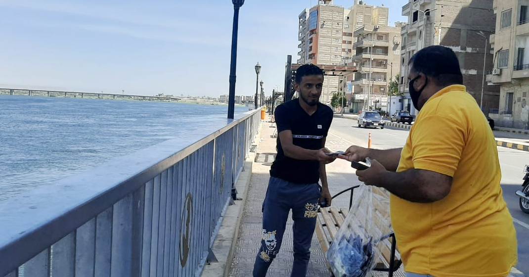 توزيع 10 آلاف كمامة على المواطنين بالمجان بسوهاج